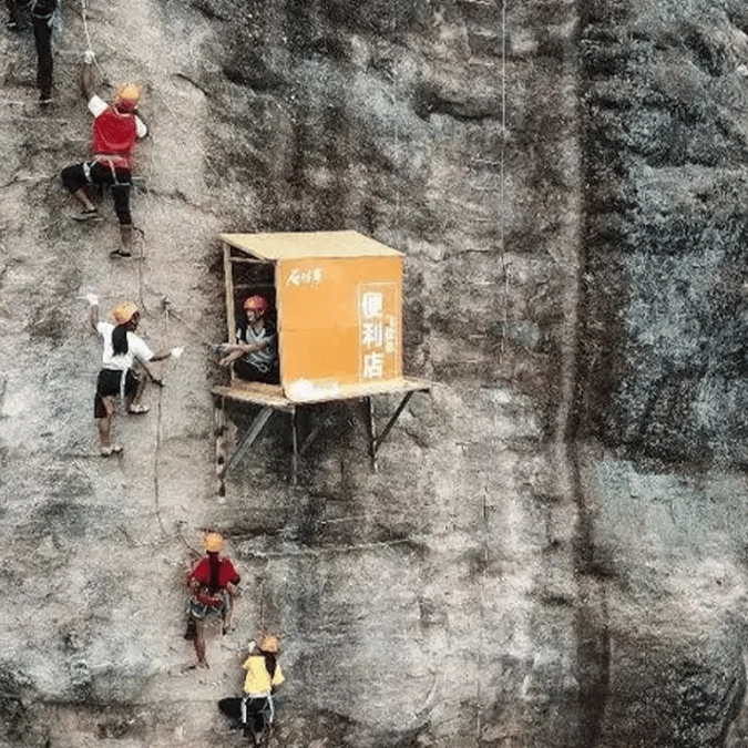 People mind-blown by China's 'most inconvenient convenience store' hangs 393 ft off the side of a cliff