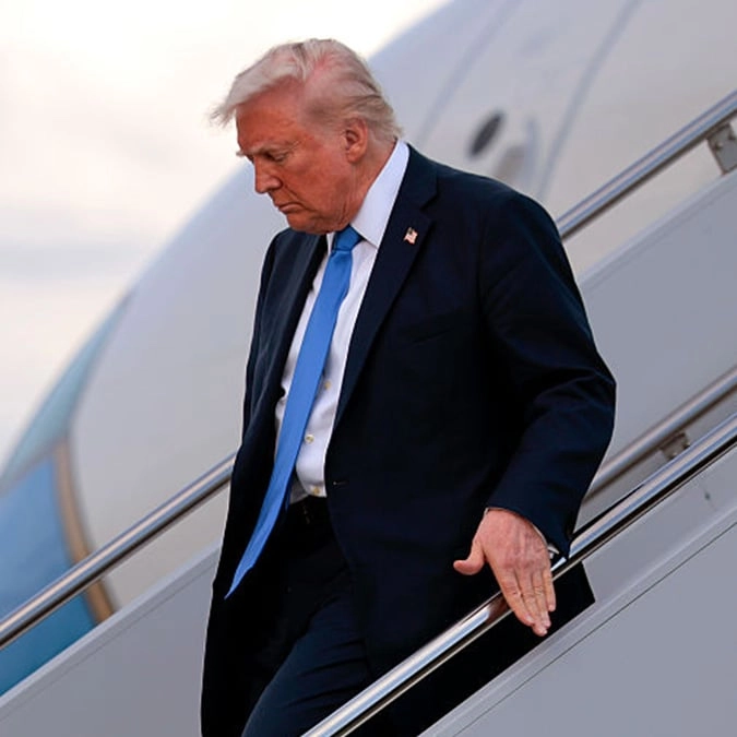 Donald Trump responds to reports he's poised to accept $400,000,000 'palace in the sky'