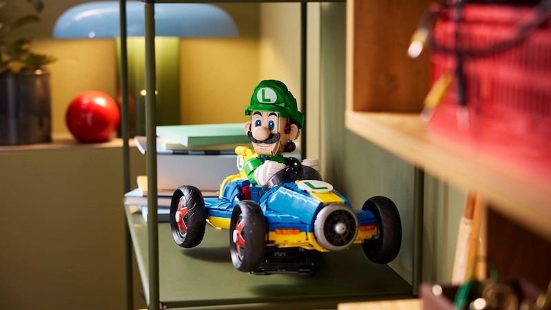 Treat Yourself to 10 Inches of Luigi in Awesome New LEGO Set