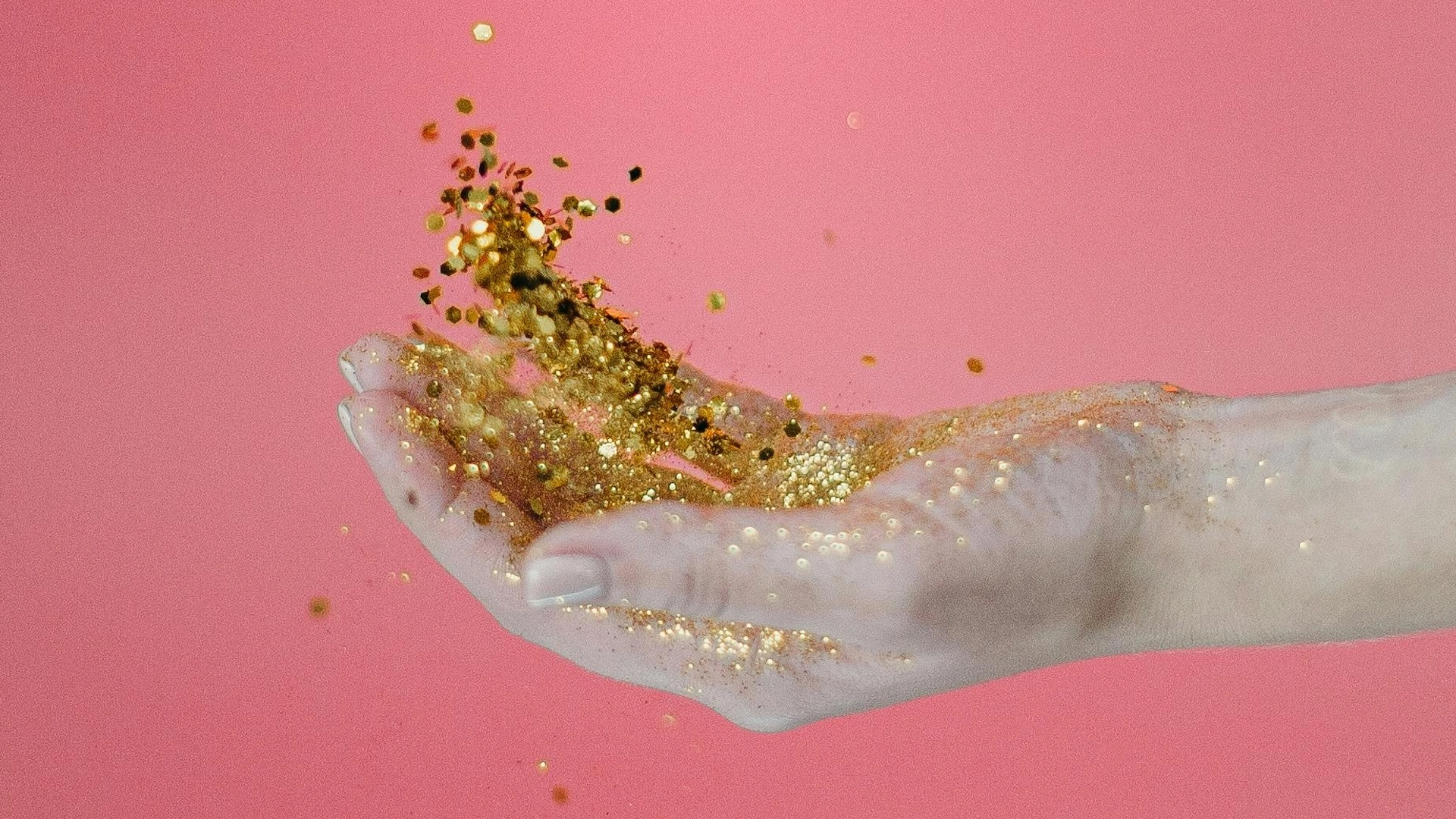 Why Are TikTok Girlies Wearing Glitter On First Dates? (Hint: It’s Because Men Are Trash)