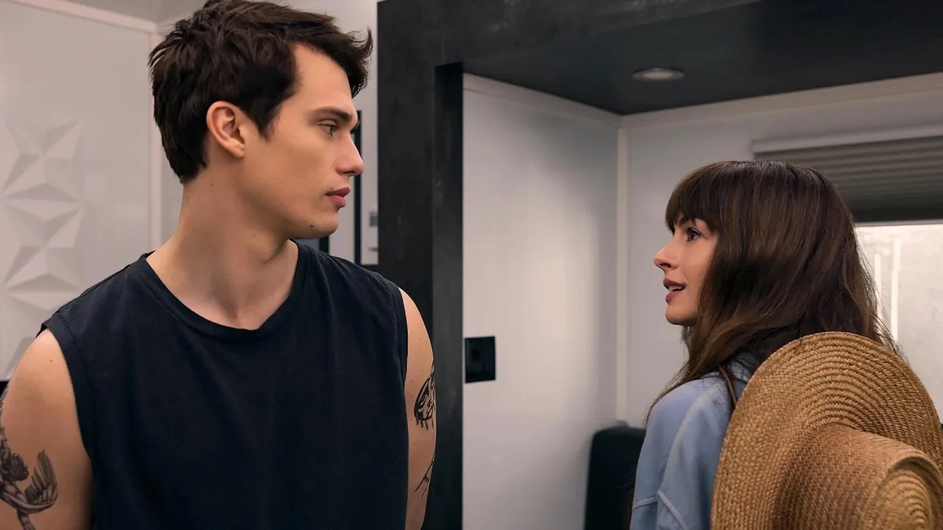 Is Fanfic Cool Now? I Was Obsessed With Smutty Fanfic Before Anne Hathaway