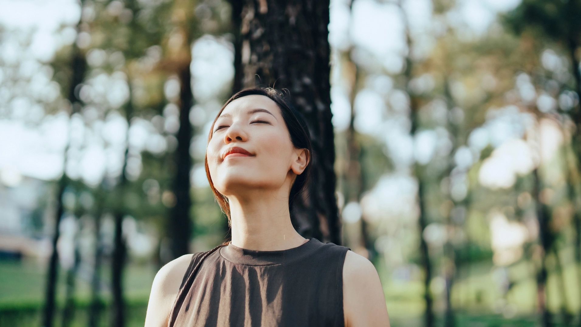 Does Touching Grass Actually Help Your Mental Health? Why “Nature Bathing” Is On The Rise