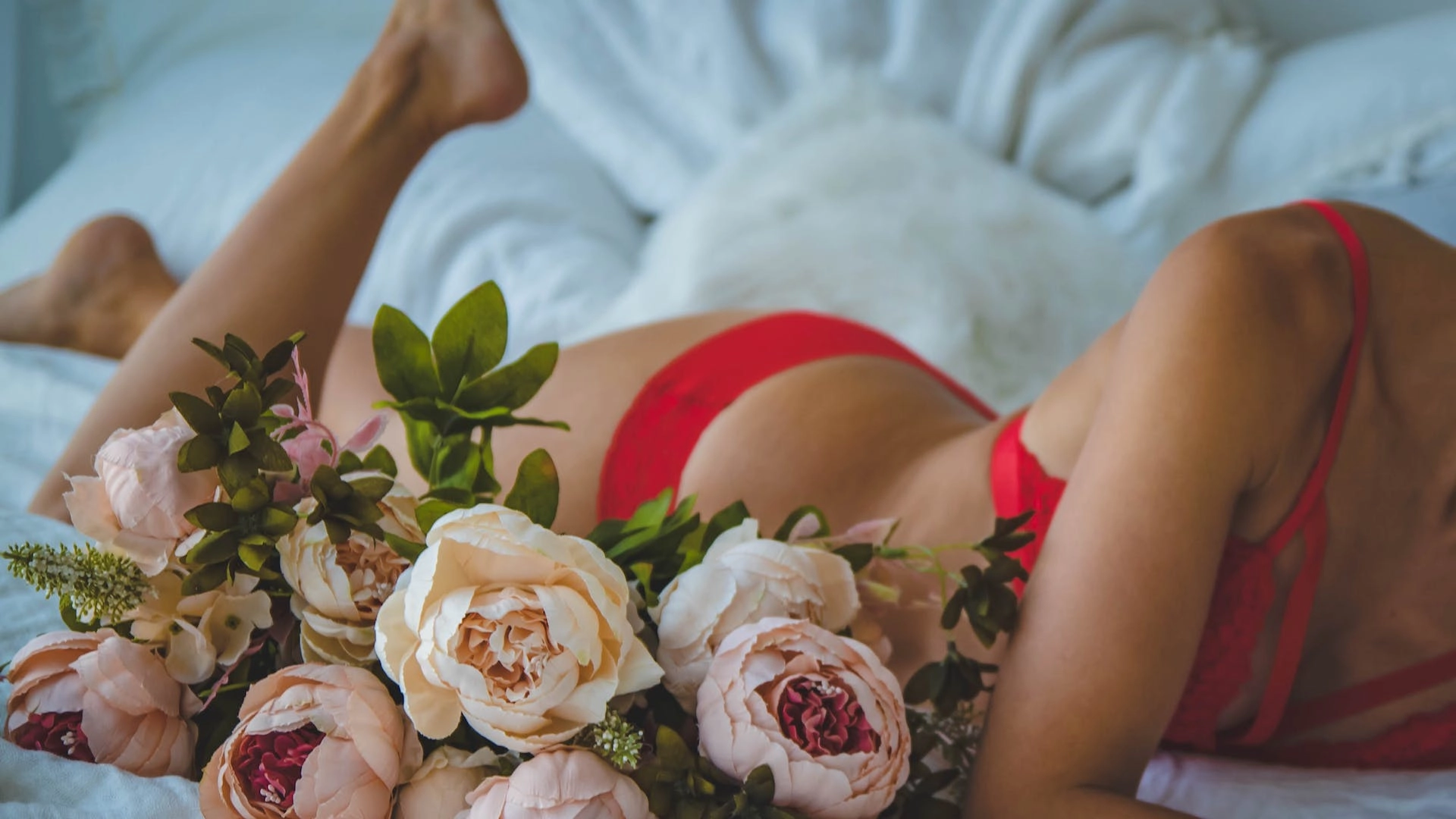 Sexy Date Ideas For Valentine’s Day That Aren’t Netflix & Chill