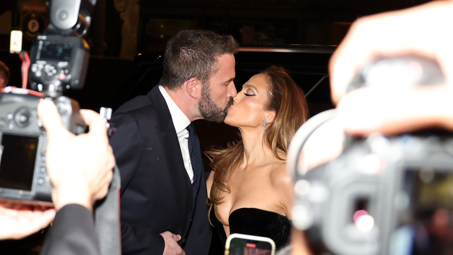 The Stars And A Little Bit Of Science Might Explain Why J.Lo And Ben Can’t Stop Being Stupid For Love