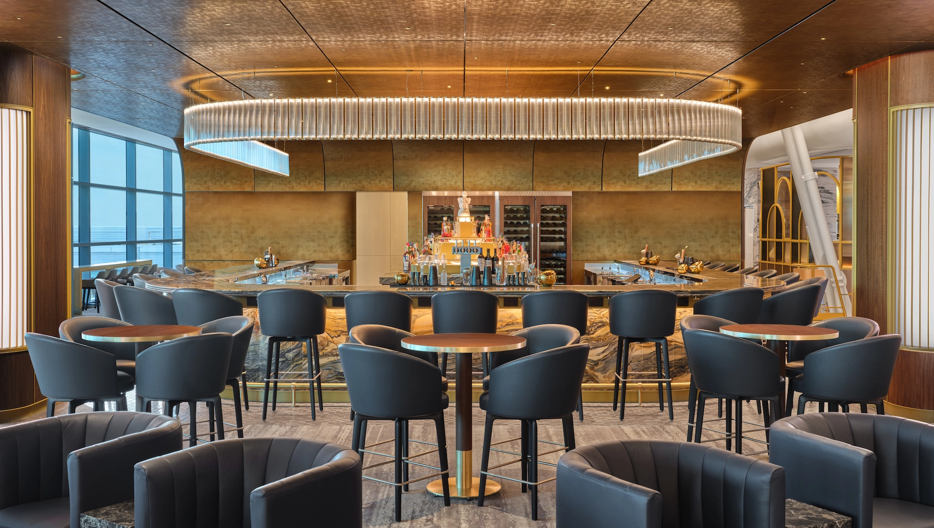 Inside The Ultra-Lux Delta One Lounge From The POV Of A Coach Girlie