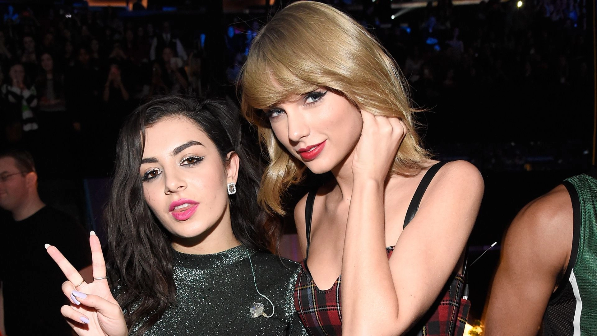 Taylor Swift Just Casually Ended The Rumors About Her And Charli XCX Having ~Bad Blood~