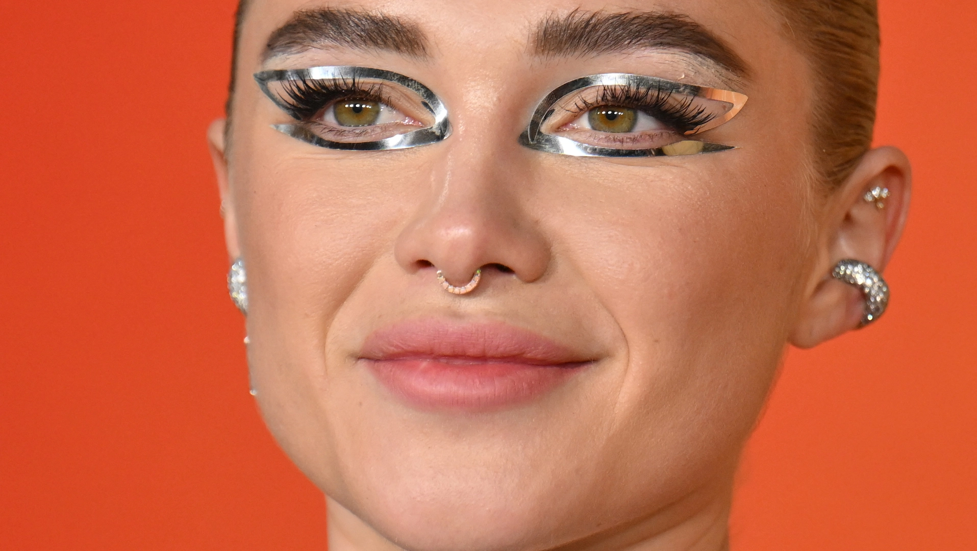 Gray Mascara Is Fall 2025’s Moody Beauty Trend