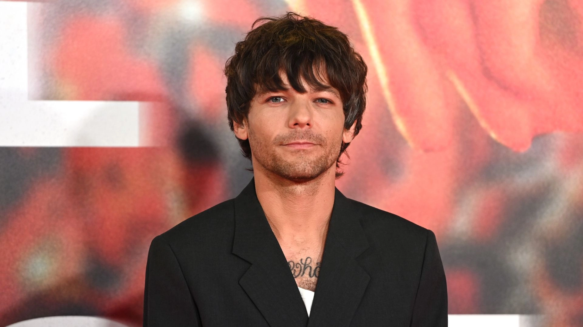 Um, Louis Tomlinson Just Went Majorly Instagram Official With A ‘Love Island’ Star