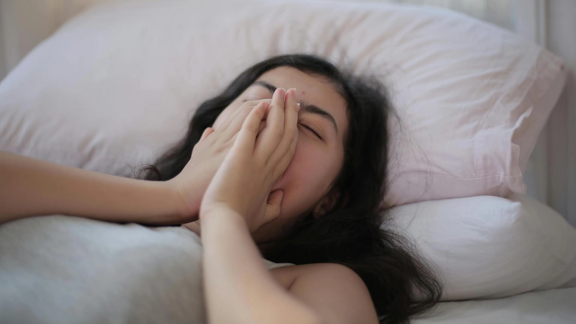 Ugh, Daylight Savings Time Is Ending — But These Tips Might Keep Your Sanity Intact