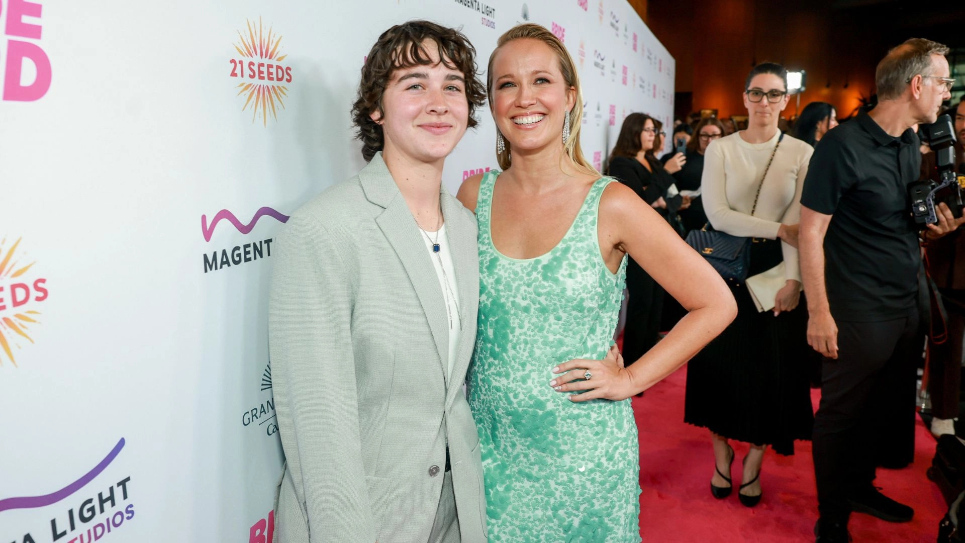 Anna Camp Responds to Backlash Over 18-Year Age Gap With Girlfriend
