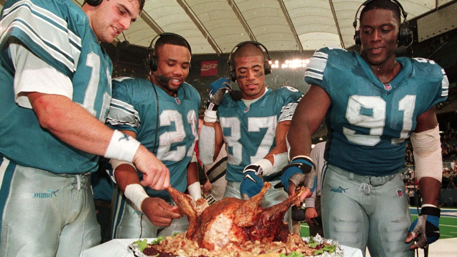 NFL Thanksgiving Throwback Memz To Revisit During The Commercial Break