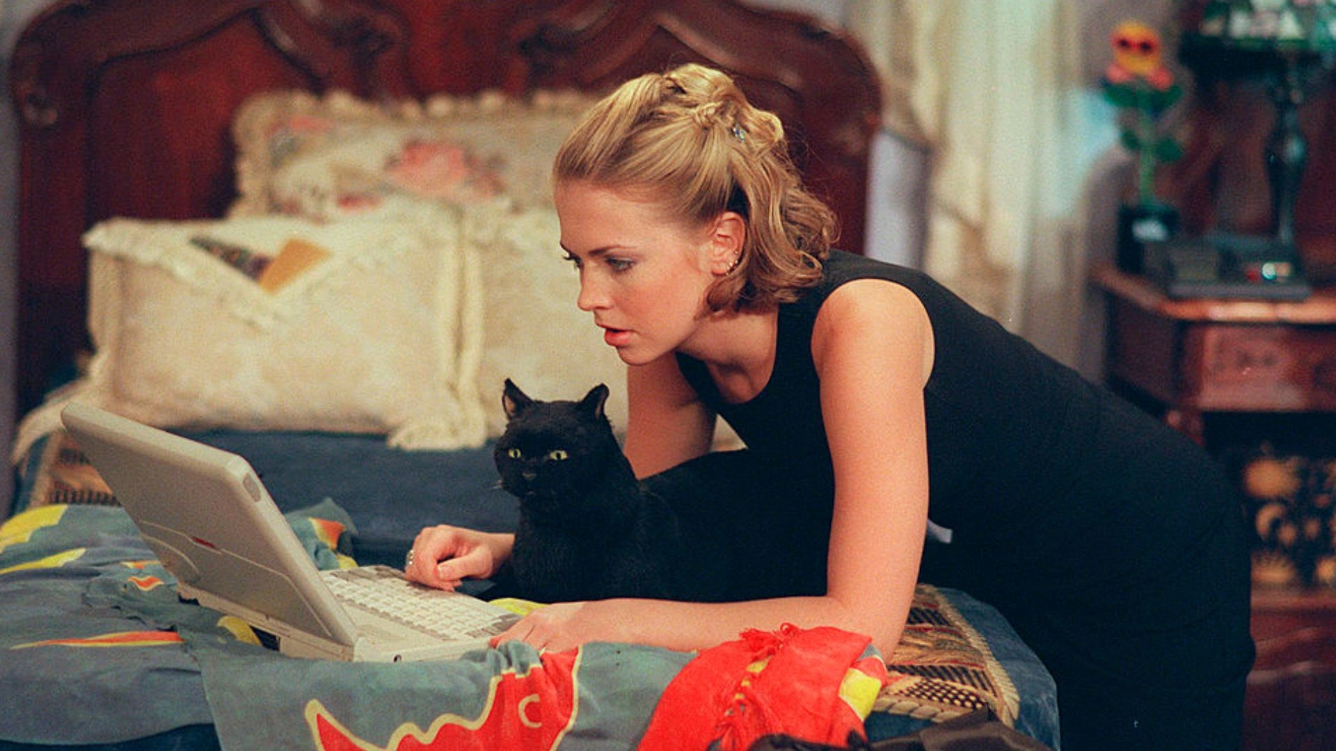 Etsy Witches Spell Out The Wildest DMs They’ve Worked Their Magic On