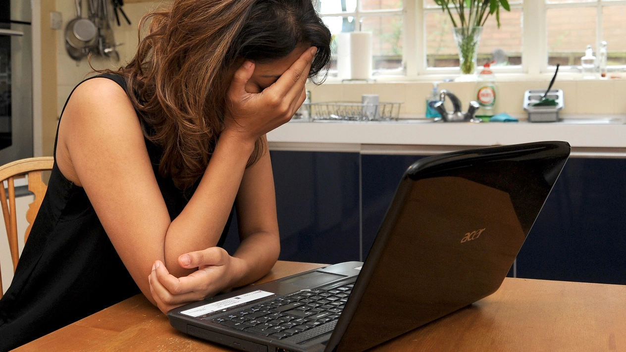Two-Day Hangovers Are A Real Thing So Your Monday Pain Is Justified