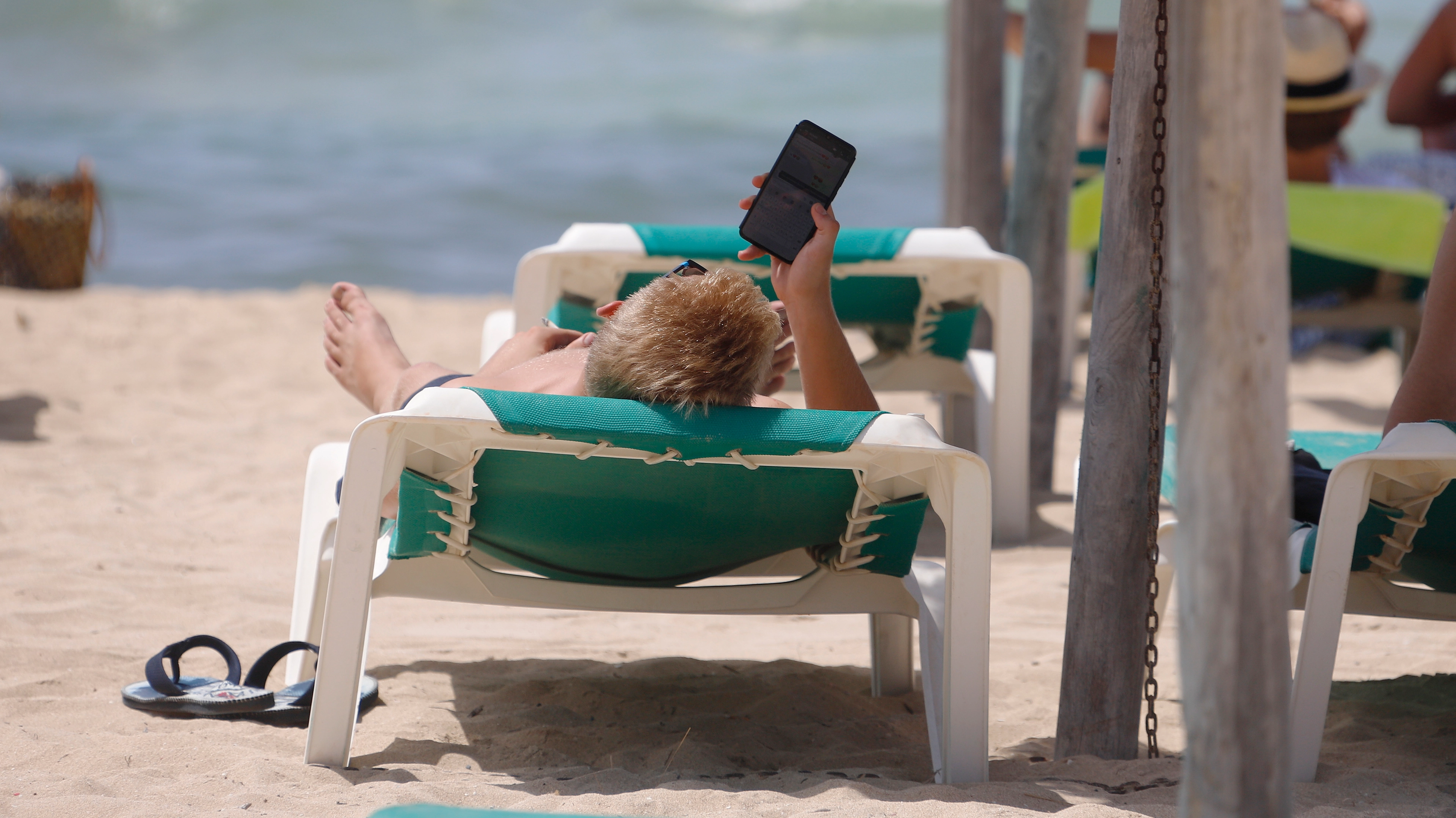 Apple Reveals Maximum Temperature iPhones Can Reach Before Overheating