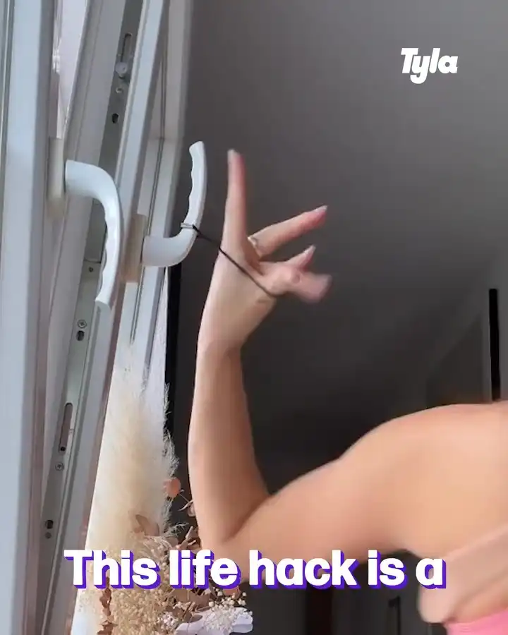 How I tie a ponytail with one arm