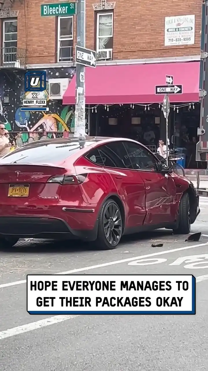 Amazon truck hits car 😱🚛
