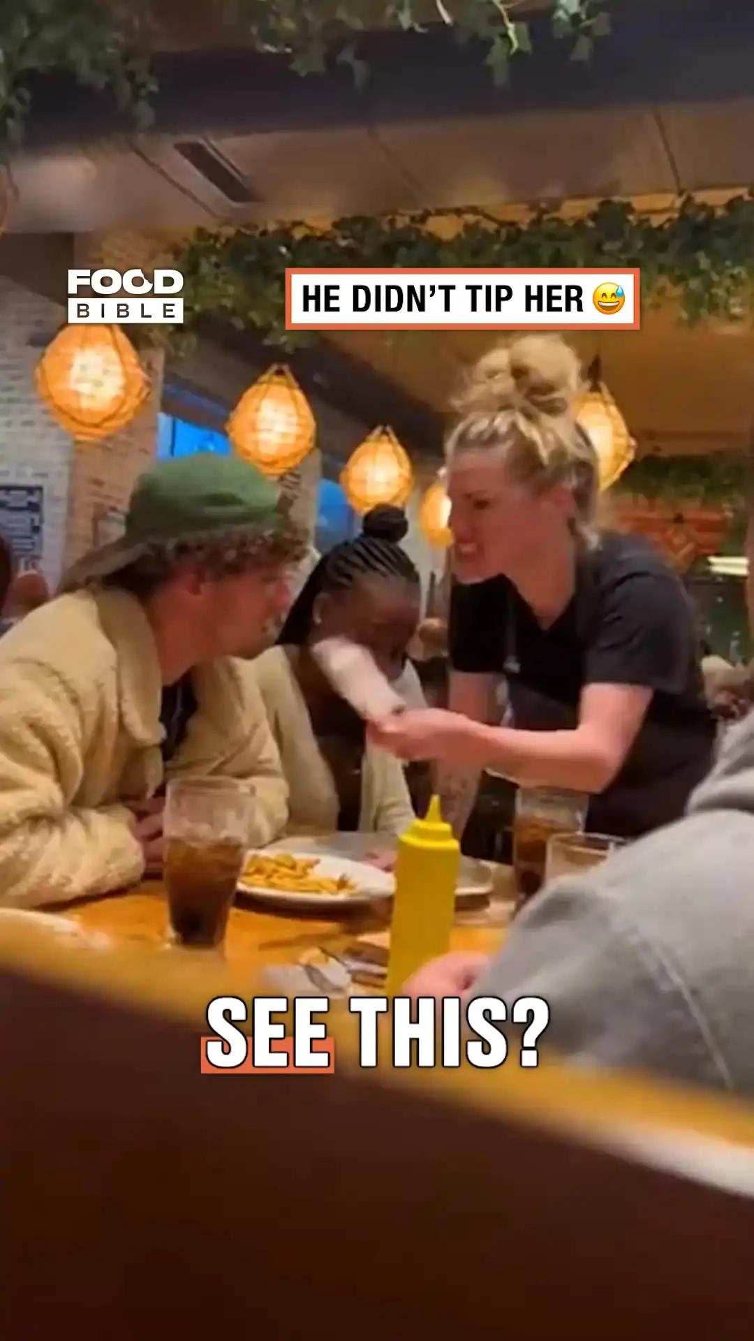 Waitress angry she wasn't tipped 😡