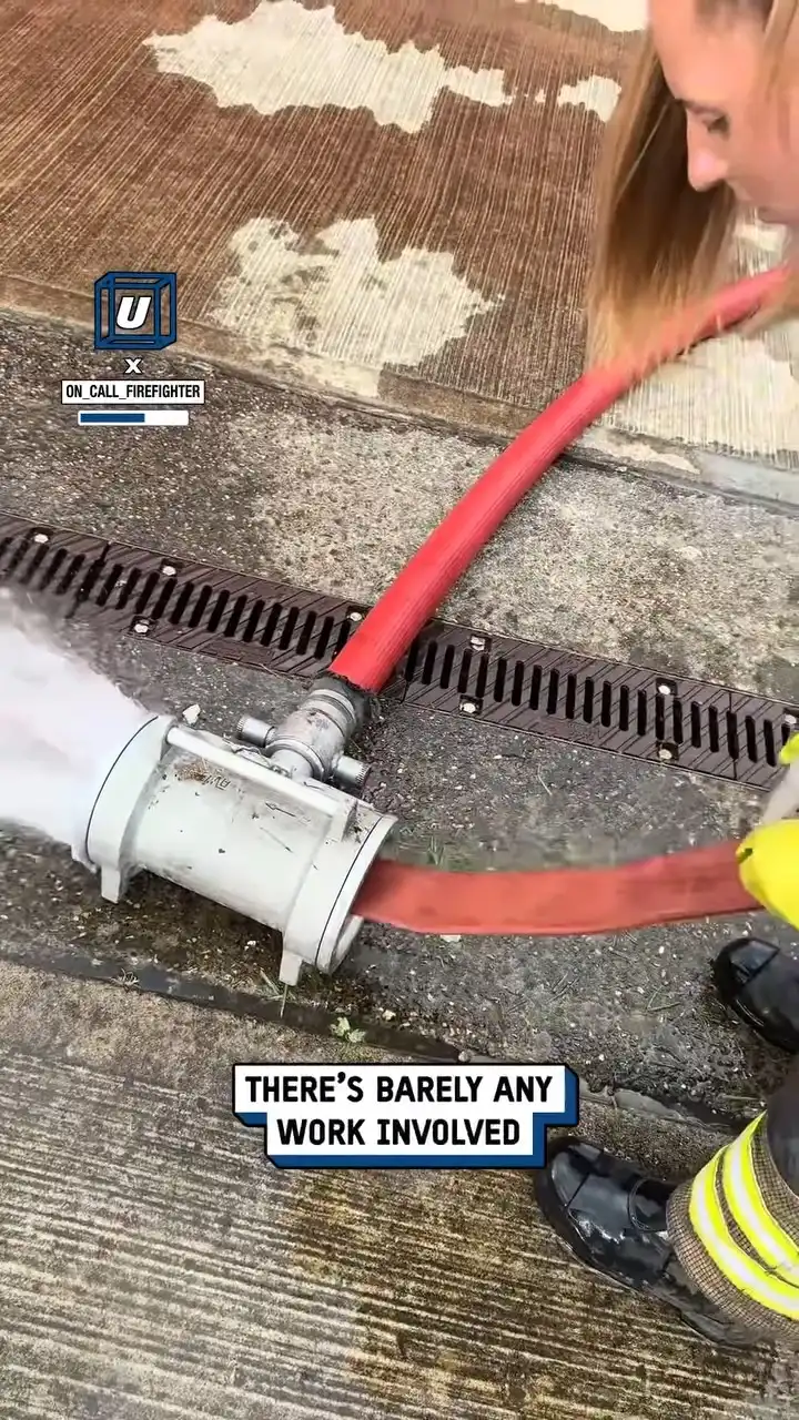 How firefighters clean their hoses π©βππ¦