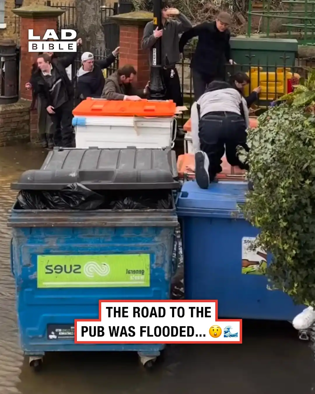 Not even a flood gets in the way of the pub 😂👏
