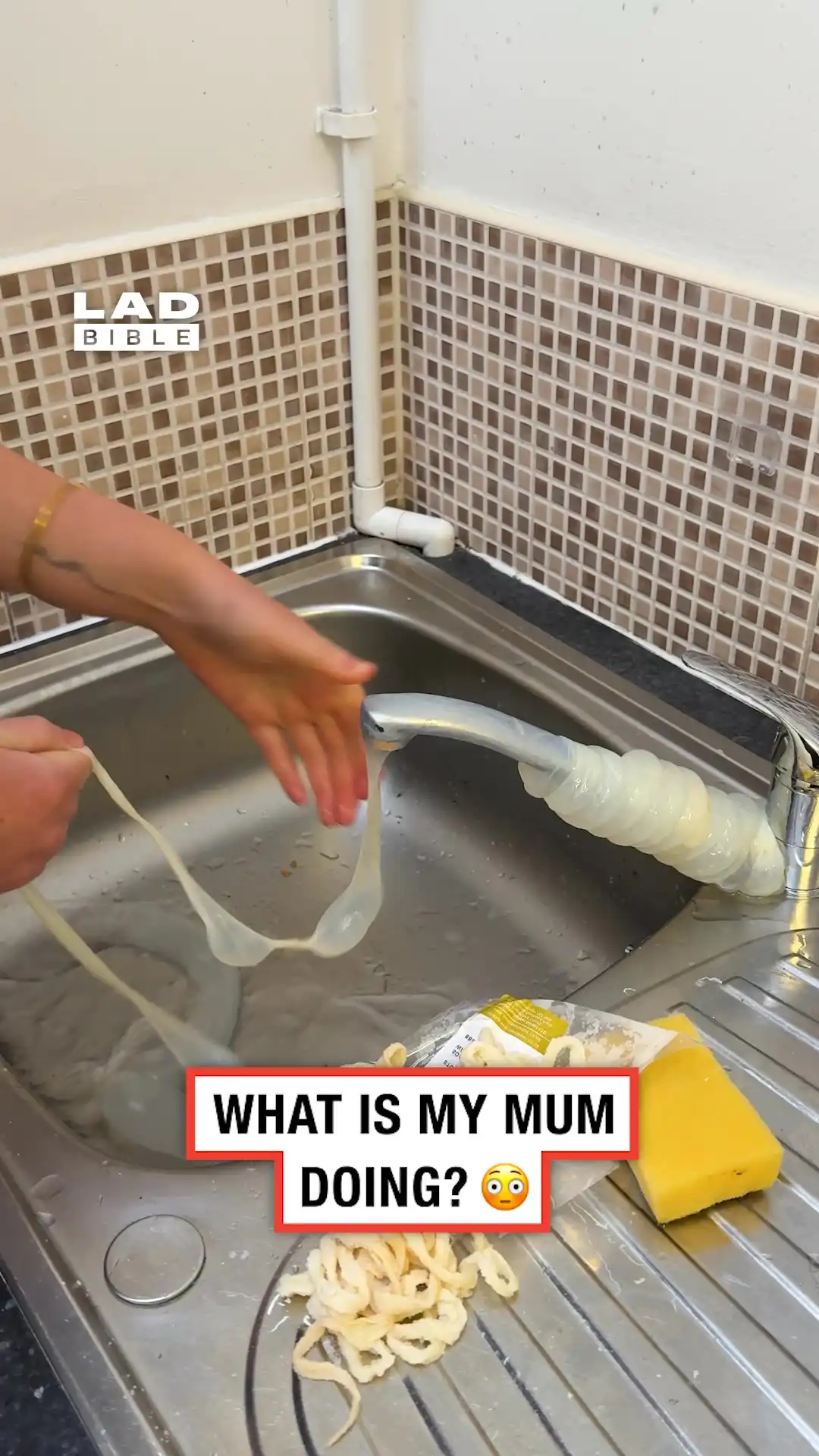 How to clean meat and tap at same time 😳