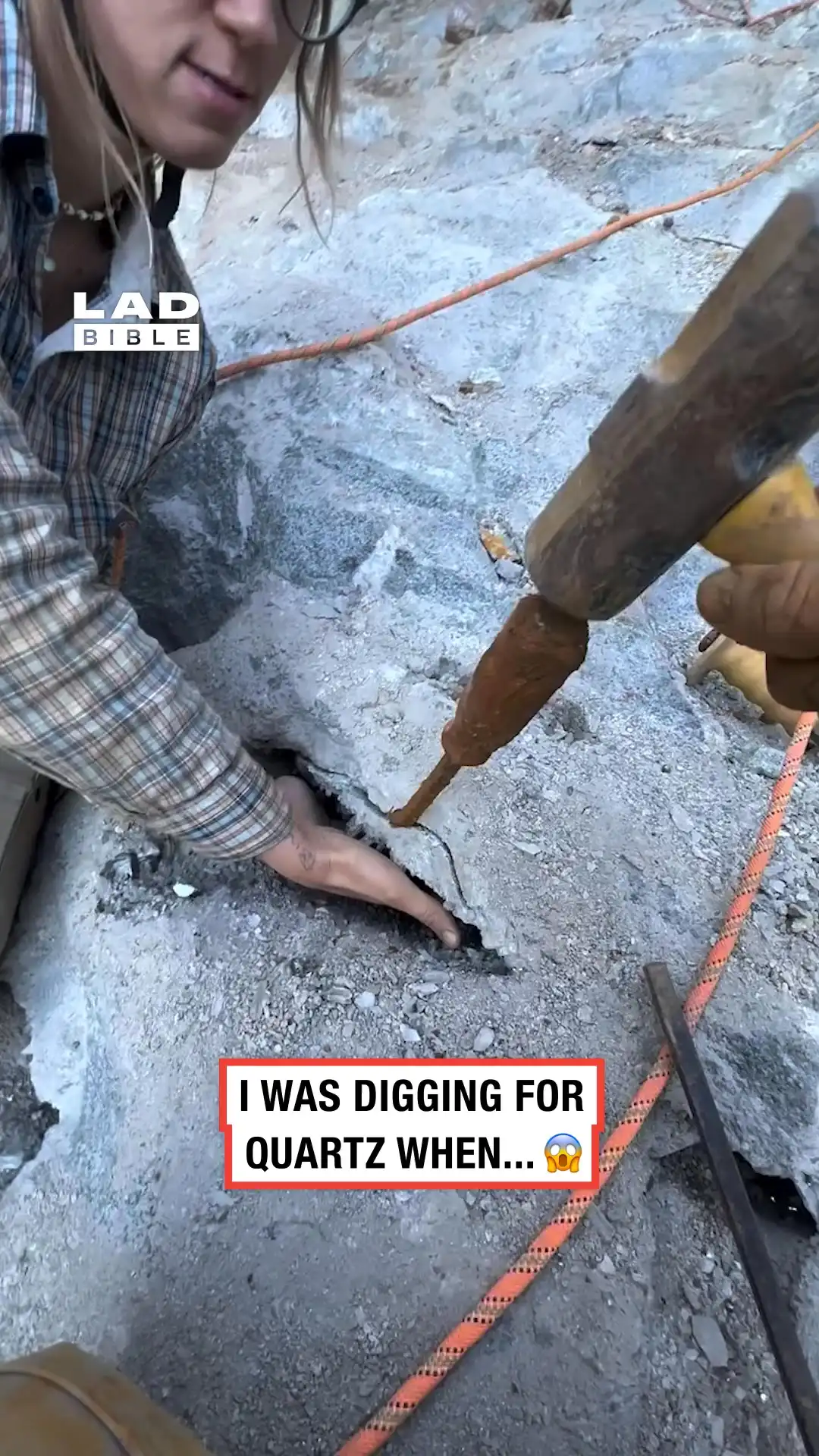 My hand got stuck digging quartz 😳