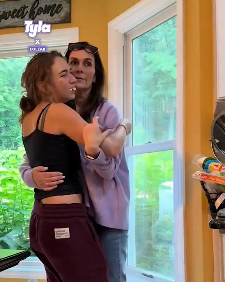 No one comes between her and her banana bread 🤣