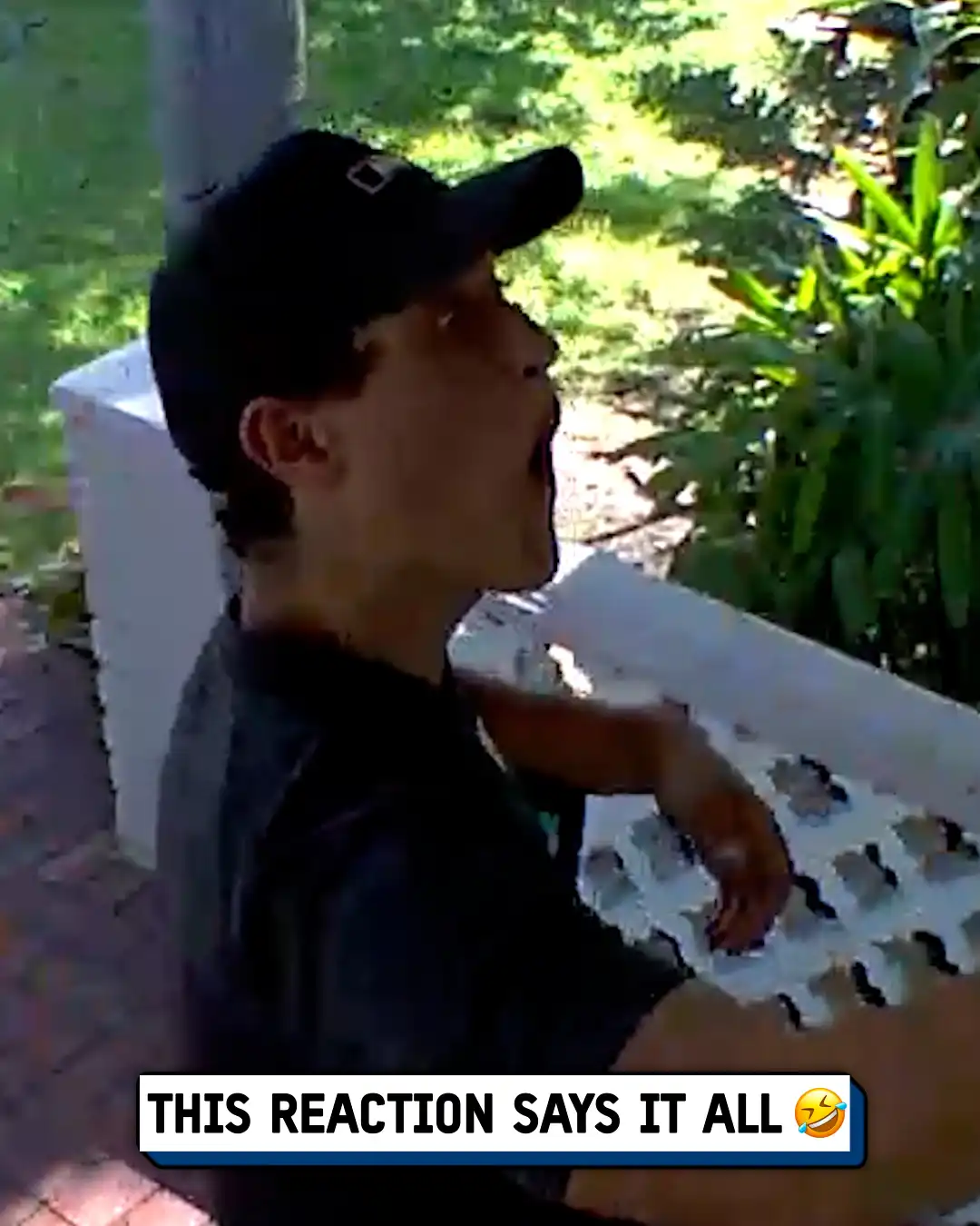 Solicitor sees no soliciting sign ⛔️🤣