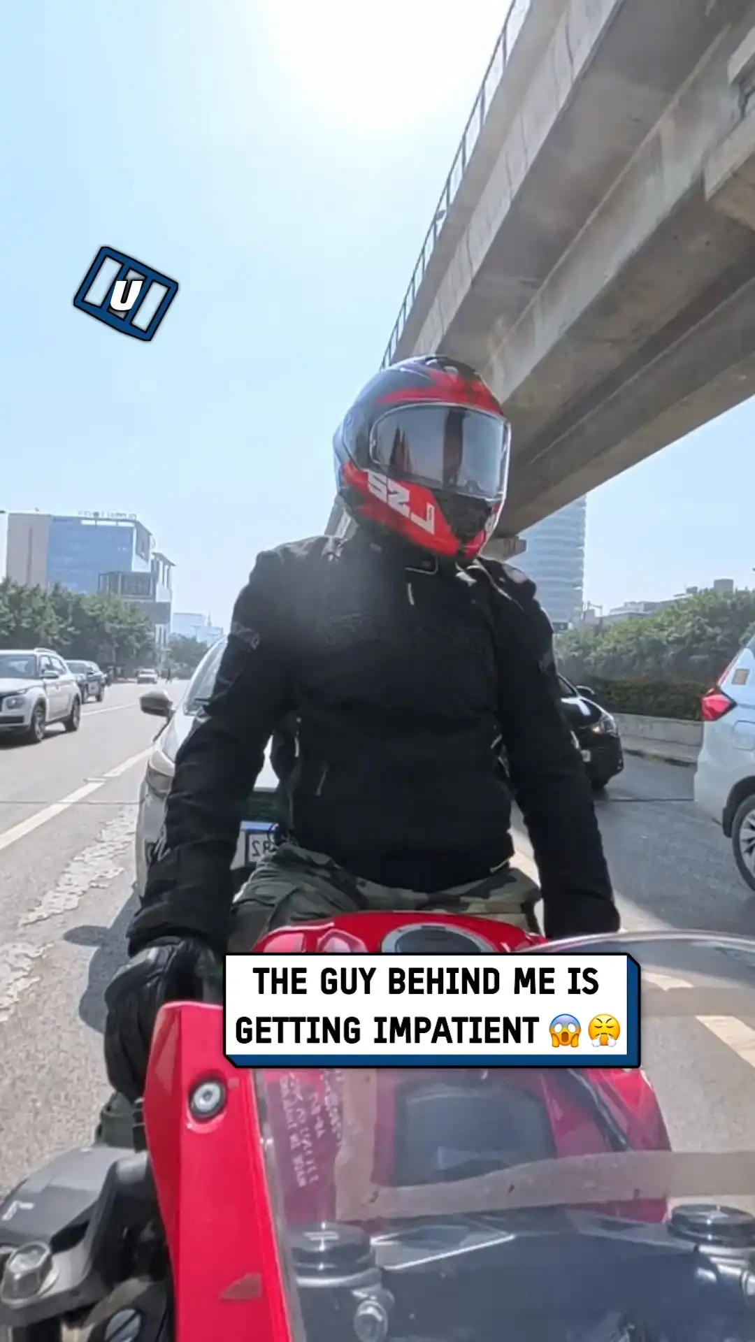 Motorcyclist doesn't realise he got rear ended ποΈπ