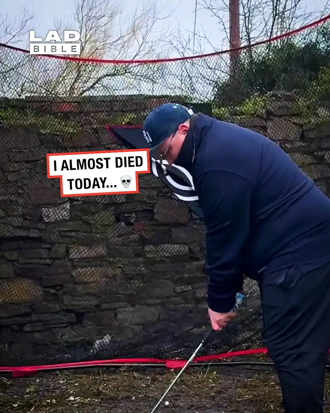 Golf shot goes horribly wrong 😳