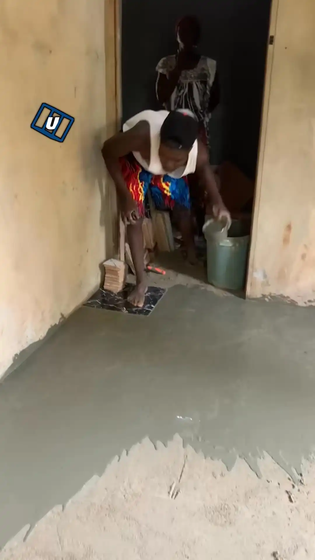 Laying bedroom floor tiles π²π