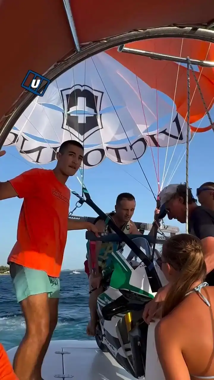Motorbike parasailing 😲🪂