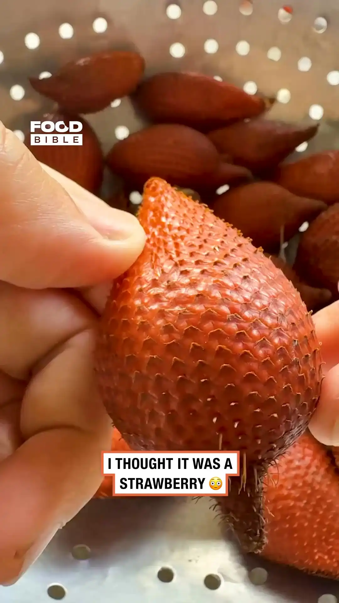 Peeling exotic fruit 🍋‍🟩