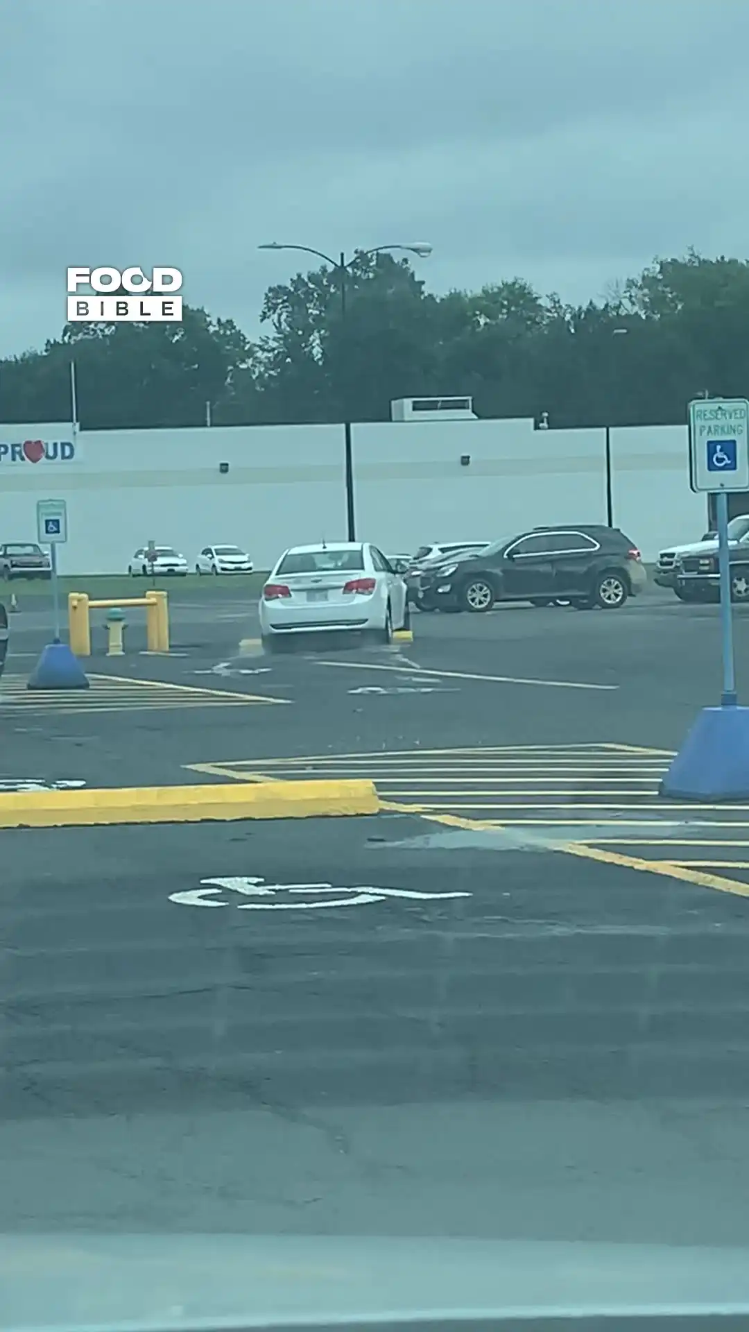 Driver takes the curb with her 🚗