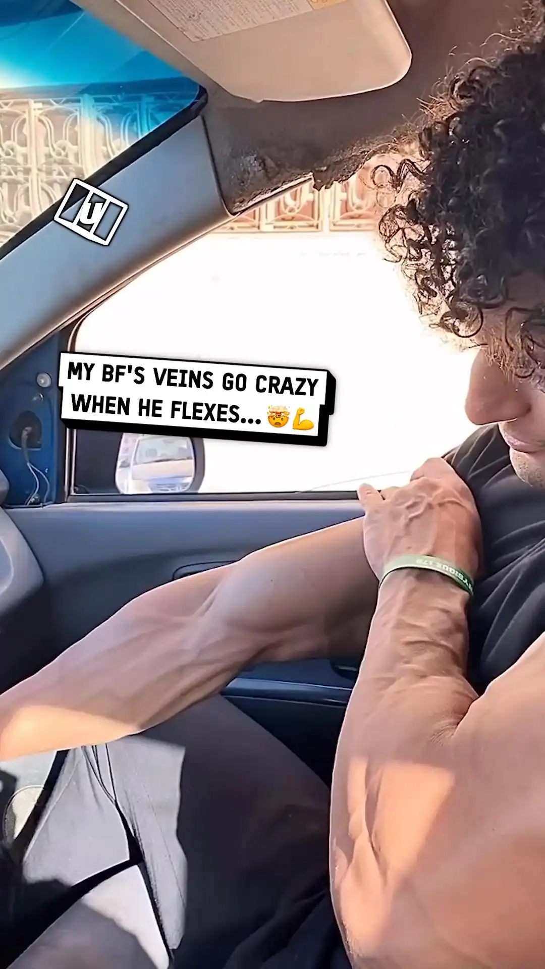 My bf's veins go crazy 😳