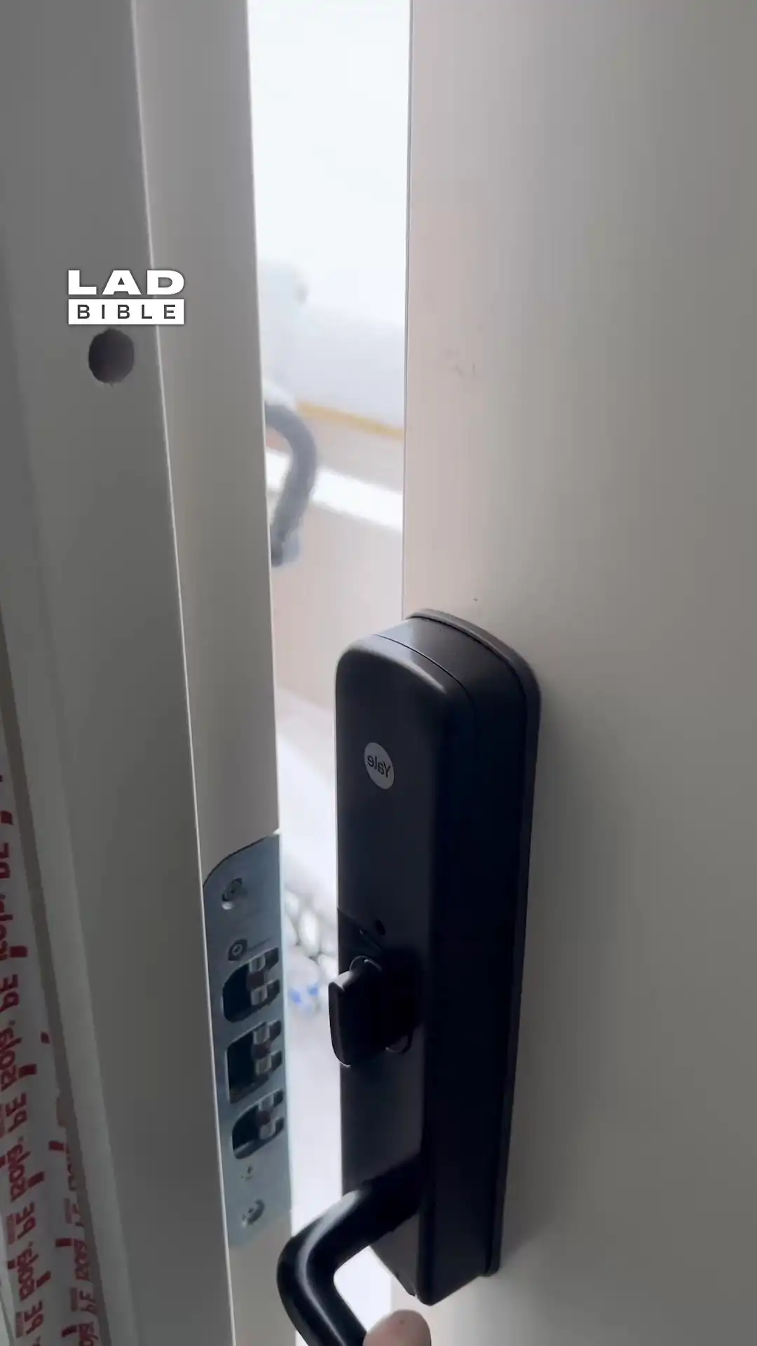 My baby naps outside ❄️