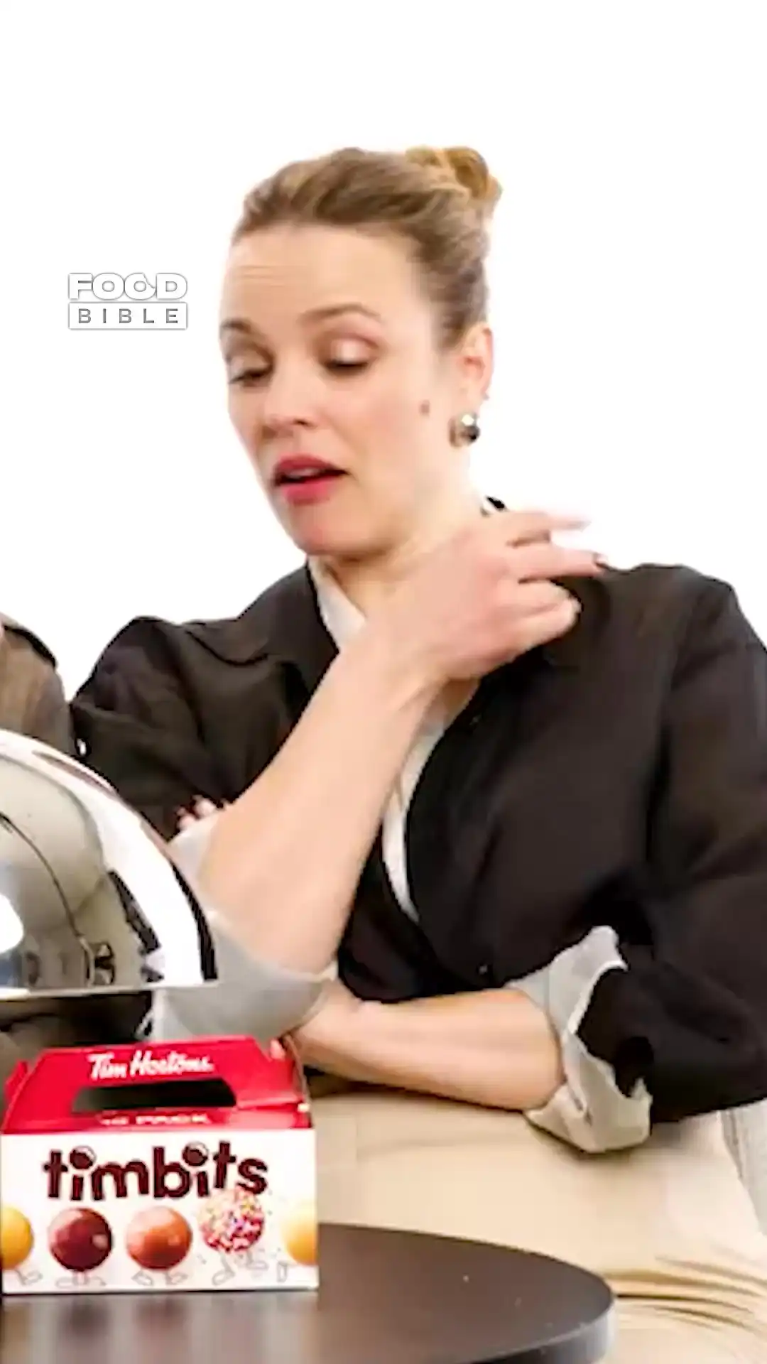 Rachel McAdams Snack Wars 🍩