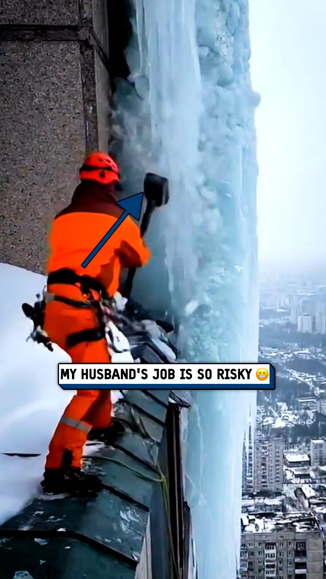 Building ice clearing 🥶😱