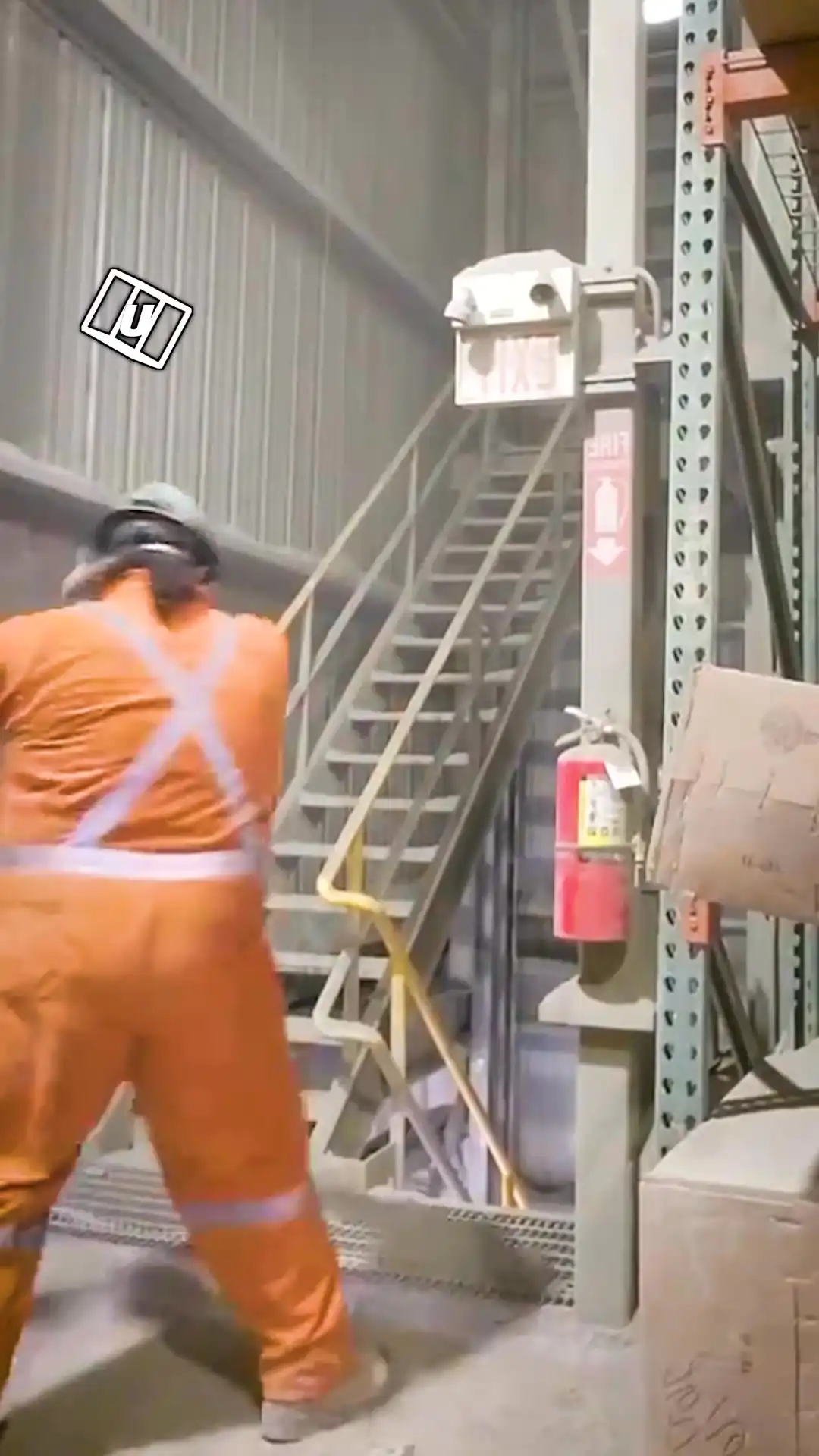 Dusty Workplace 😷