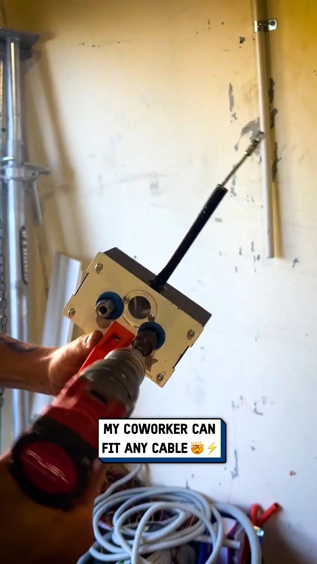 Smart cable feeder 🤯⚡️