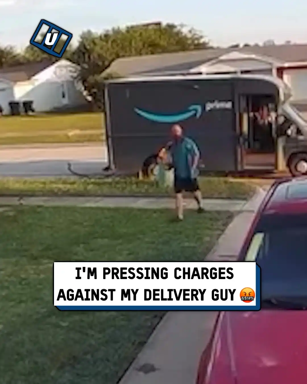 Delivery driver sprays dog 🐶😡