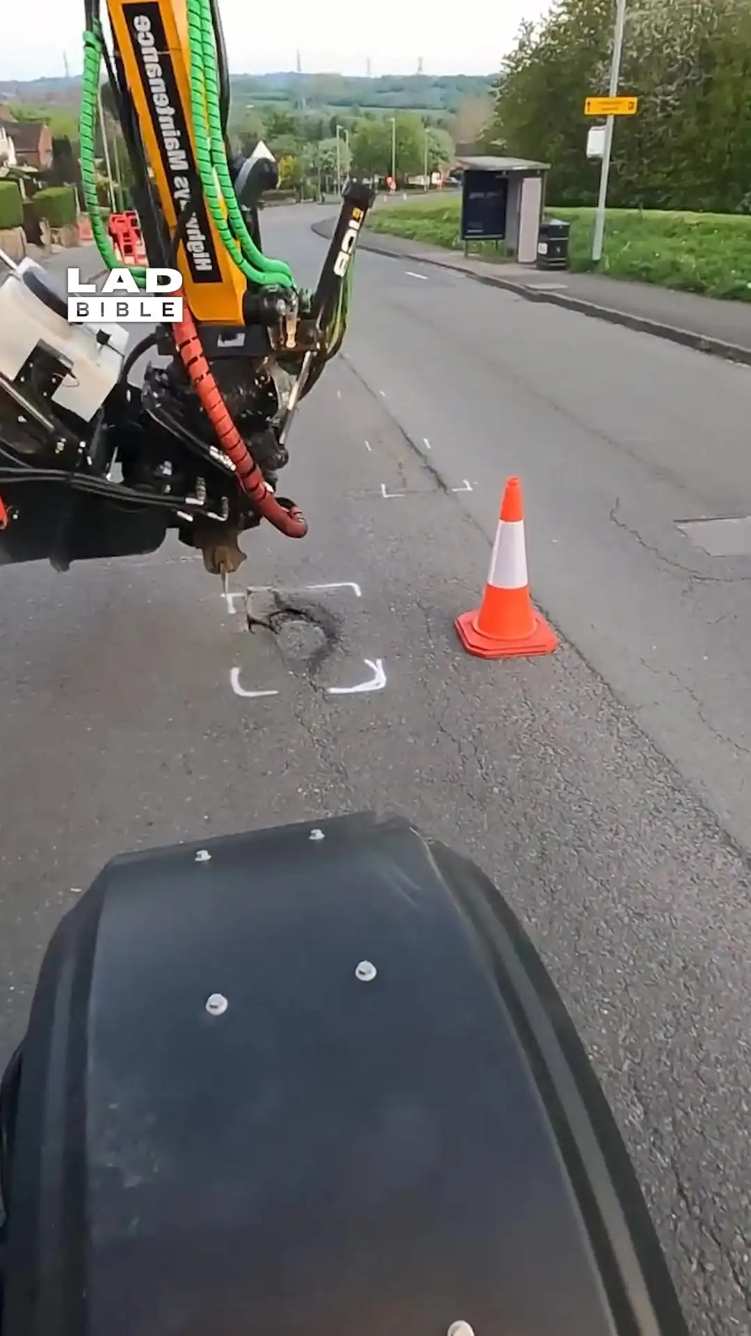 Satisfying pot hole work 🚜