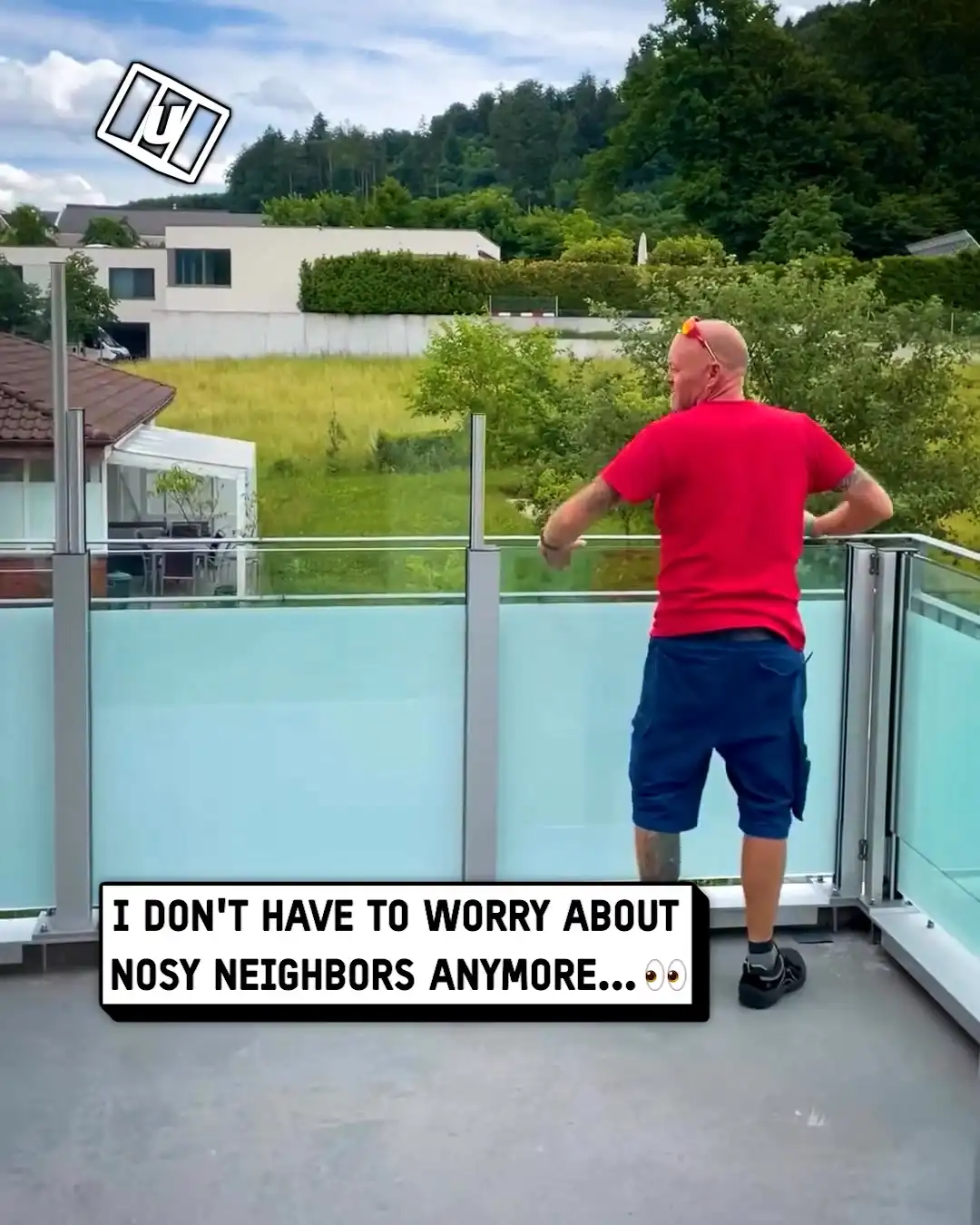 Stylish wind and privacy screen