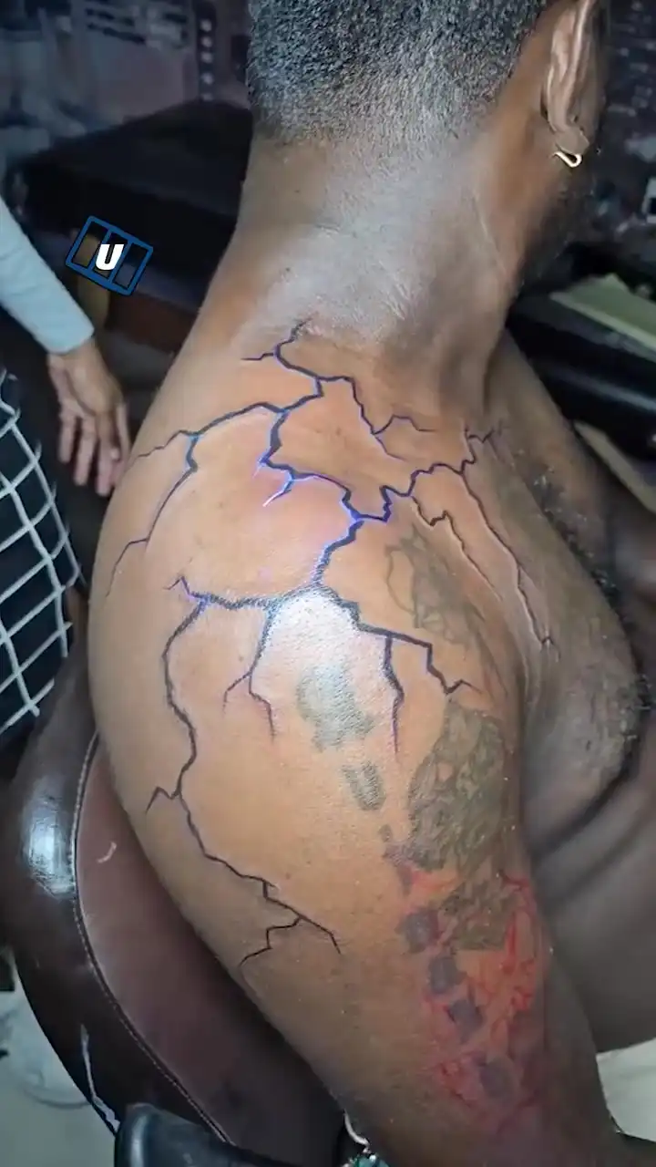 Neon UV lightning bolt tattoos 🤯⚡️