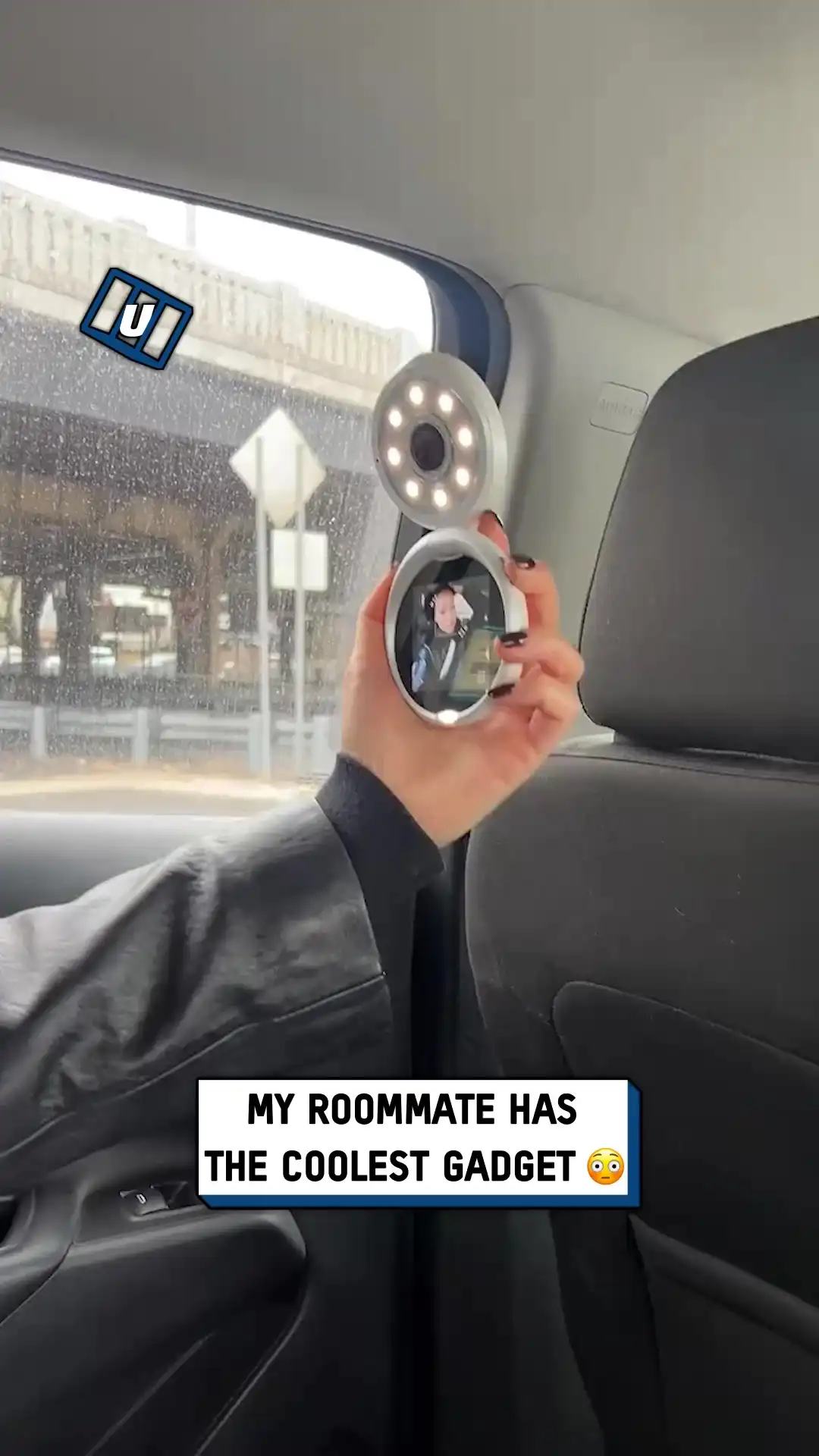 High-tech mirror gadget π€―