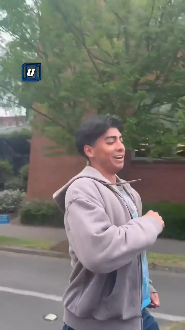 I was stuck in traffic for ages, so my boyfriend jumped out of the car and did this