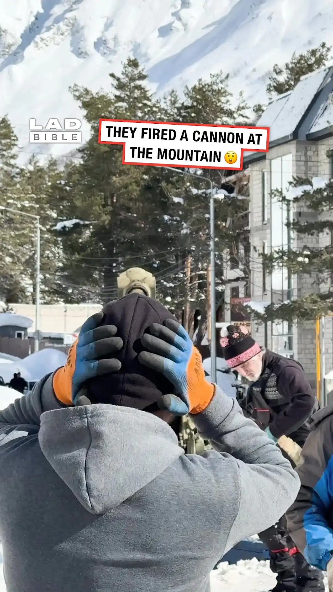 They fired a cannon at the mounting π³