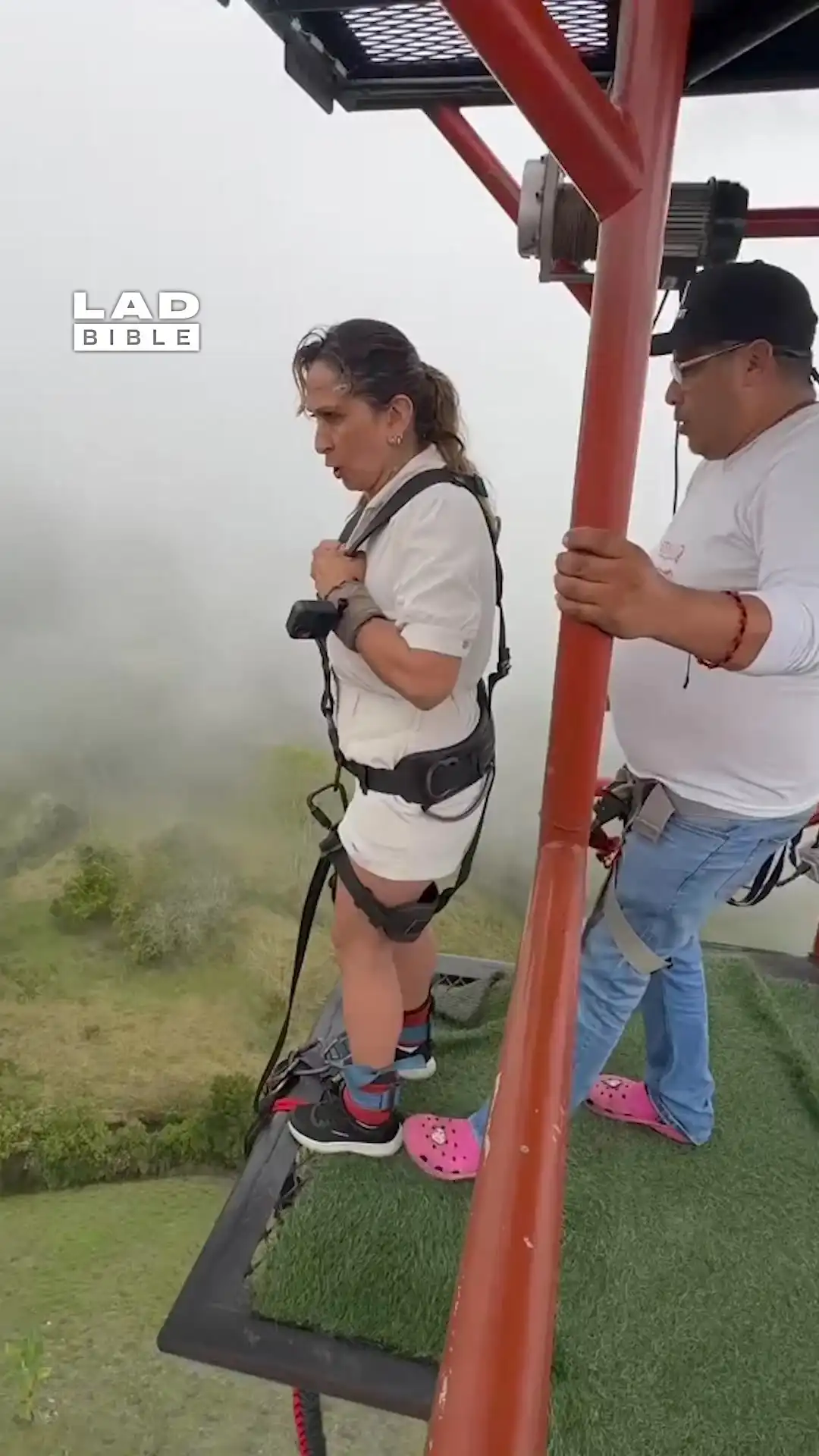 My bungee instructor pushed me off π³