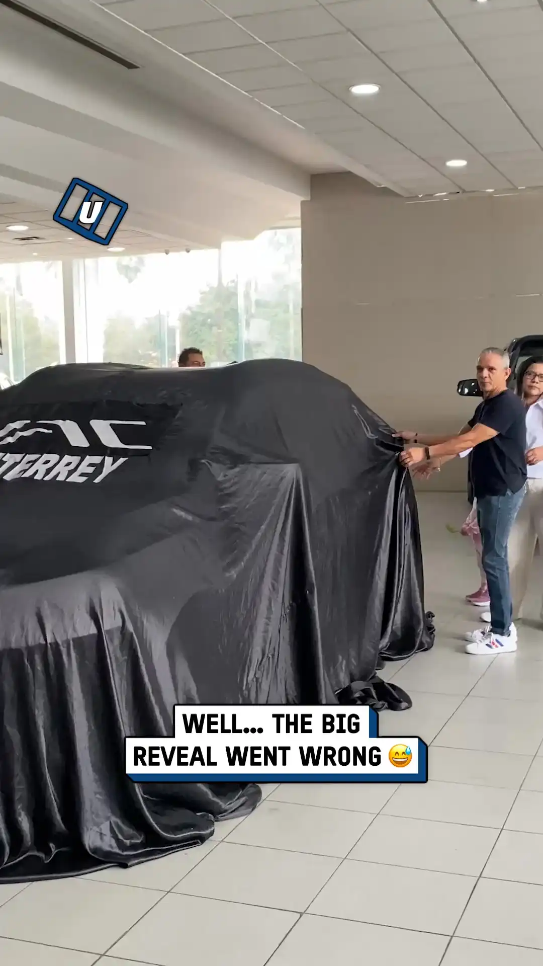 Car reveal fail 🚙🤣