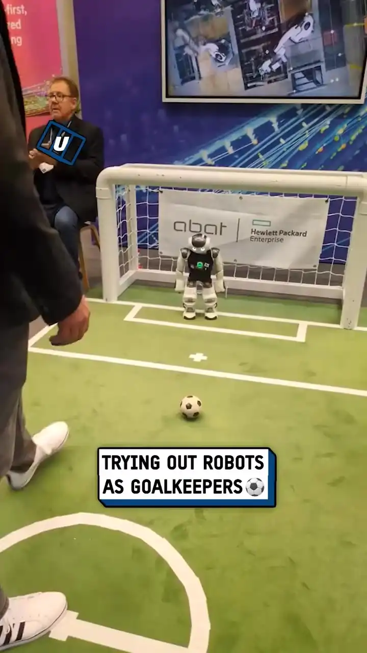 And people say we're all going to be replaced by robots π€π€£