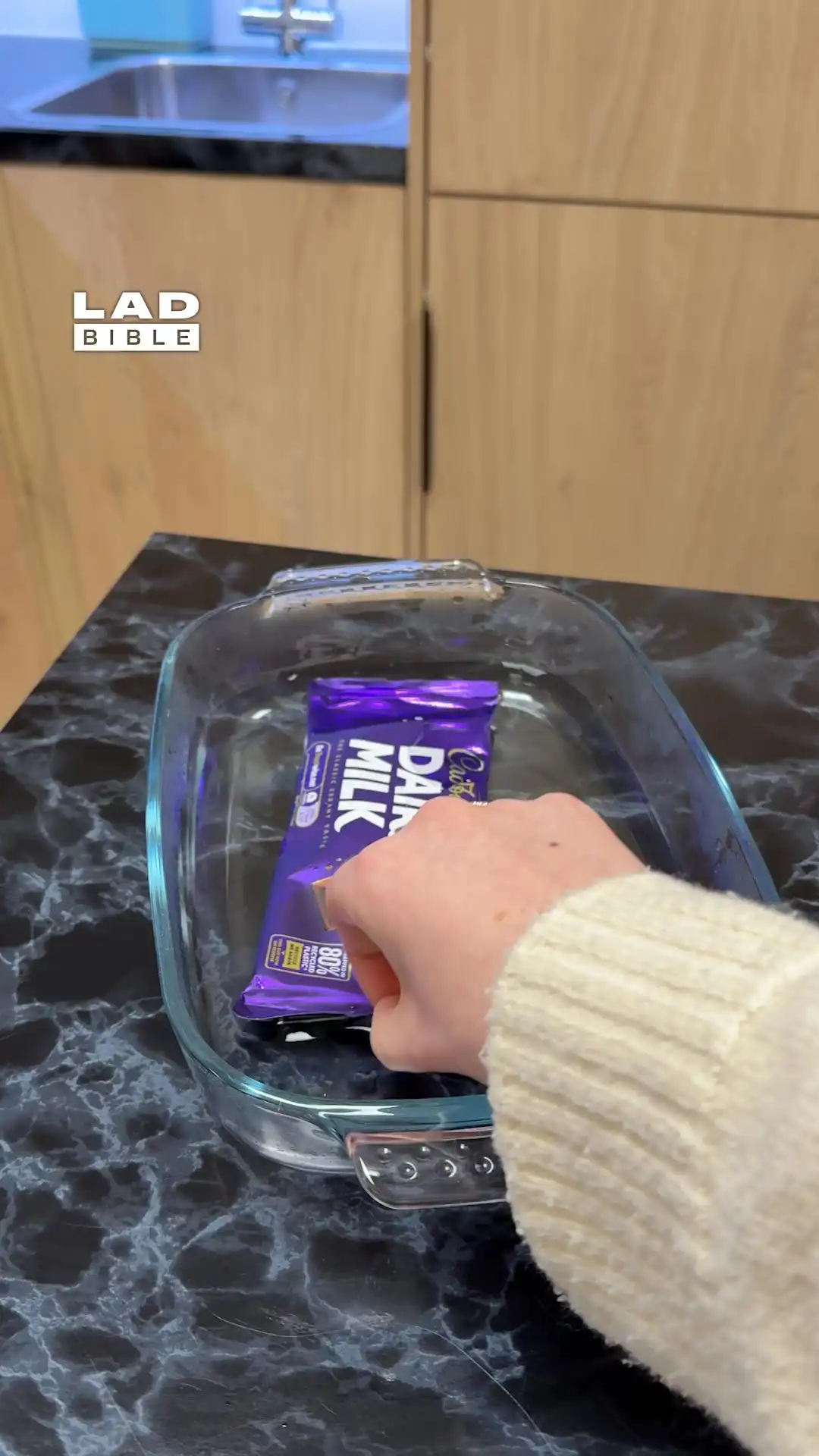 I made my own Mini Egg chocolate bar 🍫🥚